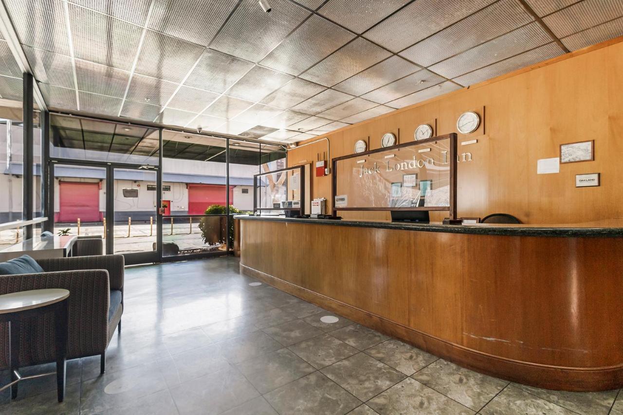 Jack London Hotel 2*