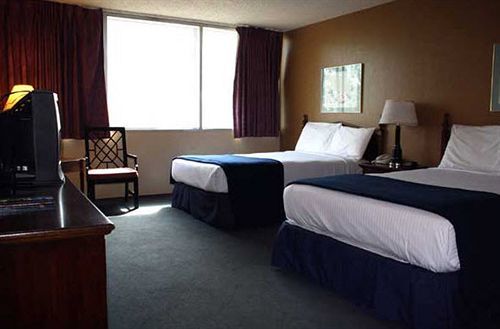 Jack London Hotel 2*